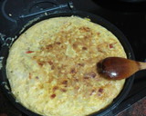 Foto del paso 5 de la receta: Tortilla de papas con cebolla sofrita y chorizo