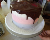 Foto del paso 12 de la receta: Pastel Tres leches Con Drip de chocolate