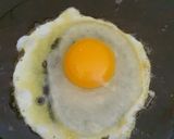 Foto langkah ke 2 dari resep Telur Ceplok.