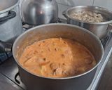 Foto del paso 8 de la receta: Tarta con base de puré de zapallo rellena con bondiola y vegetales, panchos