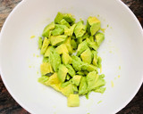Foto del paso 1 de la receta: Tártar de Salmón y aguacate