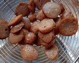 Foto langkah ke 2 dari resep Tumis Pare Bakso Pedas.