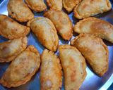 मावा ड्राई फ्रूट्स गुझिया रेसिपी चरण 4 फोटो