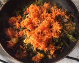 Foto del paso 1 de la receta: Tortilla de Kale y Mix de Verduras 🍅 🥬🌶