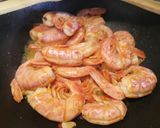A picture of step 5 of Gamberi aglio, olio e peperoncino.