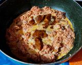 A picture of step 5 of Nolen Gurer Gajar er Halwa.