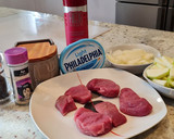 Foto del paso 1 de la receta: Solomillo de cerdo en salsa de queso y calabacín