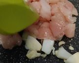 Foto langkah ke 1 dari resep Tumis ayam sayur.