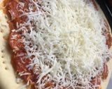 Foto langkah ke 5 dari resep Puffy Bolognese Pizza.
