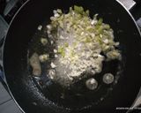 Foto langkah ke 2 dari resep Nasi Goreng Daun Jeruk kilat.