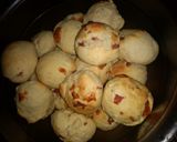 Foto del paso 4 de la receta: Pancitos saborizados (Queso y salame)