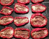 Foto del paso 7 de la receta Tomates secos sabor anchoas y albahaca en aceite