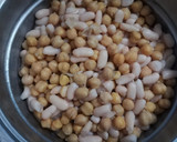 Foto del paso 1 de la receta: Potaje de garbanzos con habichuelas blancas
