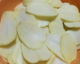 Foto del passaggio 1 della ricetta Parmigiana bianca di patate