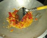 Foto langkah ke 2 dari resep Nasi Goreng Kemangi.