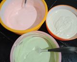 Foto langkah ke 3 dari resep Bolu Kukus Pelangi (2 Telur).