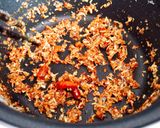Hình bước làm 4 của món 🌱 Mì Căn Xào Sả Ớt (Vegan)