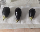 Foto del paso 1 de la receta: Berenjenas rellenas de carne, y patatas fritass