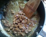 A picture of step 2 of Soyayyar shinkafa.