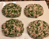 Foto del paso 5 de la receta Hamburguesas de pollo con espinacas