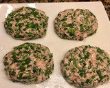 Foto del paso 5 de la receta: Hamburguesas de pollo con espinacas
