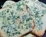 চিজ গার্লিক ব্রেড (Cheese garlic bread recipe in bengali) রেসিপির ধাপ 2 ছবি