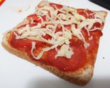 รูปขั้นตอนการทำที่ 1 ของ 2 cheeses margherita bread pizza