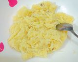 Foto langkah ke 3 dari resep Perkedel BihunKentang Frozen.
