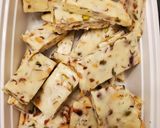Hình bước làm 3 của món Kẹo nougat đủ loại hạt