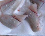 Foto del paso 1 de la receta: Dorada en salsa