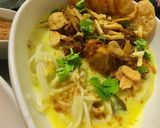 A picture of step 1 of Chicken Karhi Khao Suey.
