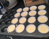 Foto del paso 2 de la receta: Mini magdalenas sin azúcar (16)