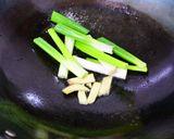 西生菜燴海蔘蹄筋的食譜步驟2照片