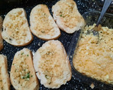 Foto del paso 6 de la receta: Pan con manteca a las hierbas y queso (al horno)