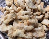 Foto langkah ke 2 dari resep Honey Soy Crispy Chicken.