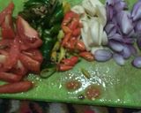 Foto langkah ke 2 dari resep Oseng-Oseng Klotok pedas ala arinAlfannur.