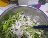 Foto del paso 2 de la receta: Buñuelos de LECHUGA😋😋