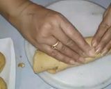 A picture of step 4 of Veg Pinwheel Samosa.