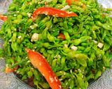 Hình bước làm 2 của món Gỏi hoa thiên lý