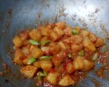 Foto langkah ke 5 dari resep Sambel goreng kentang.