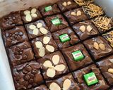 Foto langkah ke 6 dari resep Fudgy Brownies Sekat Panggang.