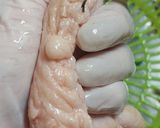 Hình bước làm 1 của món Cổ vịt nhồi tiết heo