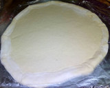 Foto del paso 21 de la receta: Pizza casera con borde de queso (de jamón) - no más masa pegada✋
