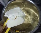 A picture of step 4 of Almond Custard Milkshake.
