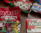 A picture of step 5 of Christmas snackle box.