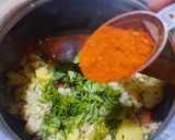 A picture of step 4 of Cauliflower and aloo.