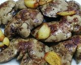 Libazsírban sült nyúlmáj recept fázis 2 fotója