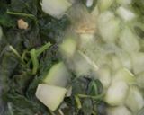 Foto langkah ke 4 dari resep Sayur Bening Bayam Labu.