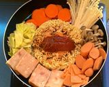 รูปขั้นตอนการทำที่ 1 ของ บะหมี่หม้อไฟเกาหลี บูแดชีเก (부대찌개) #อาหารเกาหลี