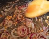 A picture of step 3 of Fried macaroni with a little twist.